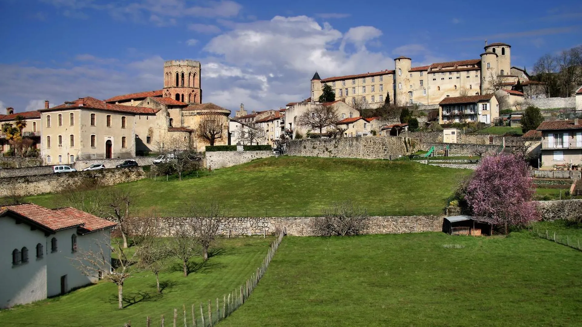 Terres De France - Domaine Du Palais Aparthotel Saint-Lizier Frankrijk
